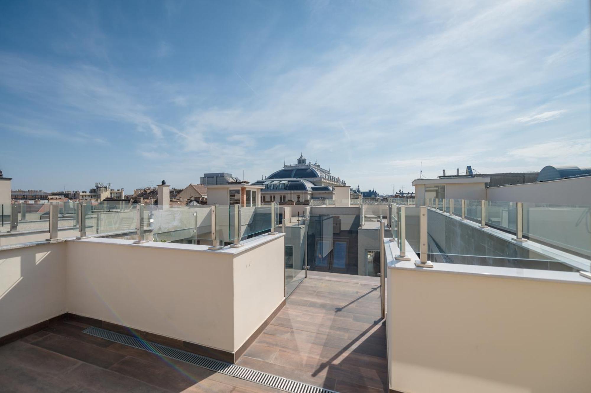 Luxury 5 Bedroom 5 Bathroom Penthouse By The Opera Appartamento *