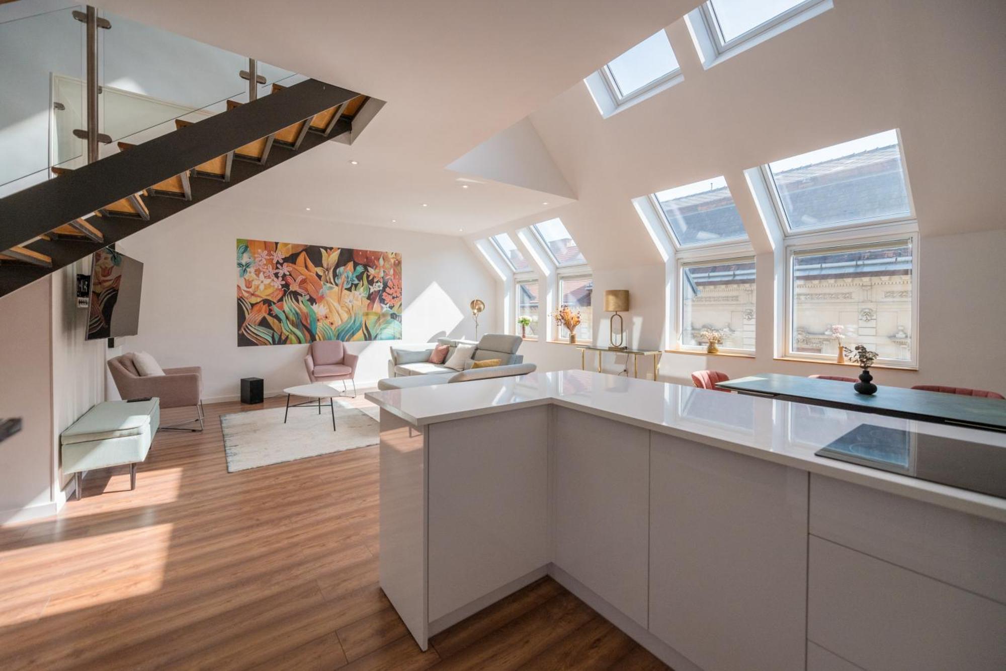 Luxury 5 Bedroom 5 Bathroom Penthouse By The Opera Appartamento