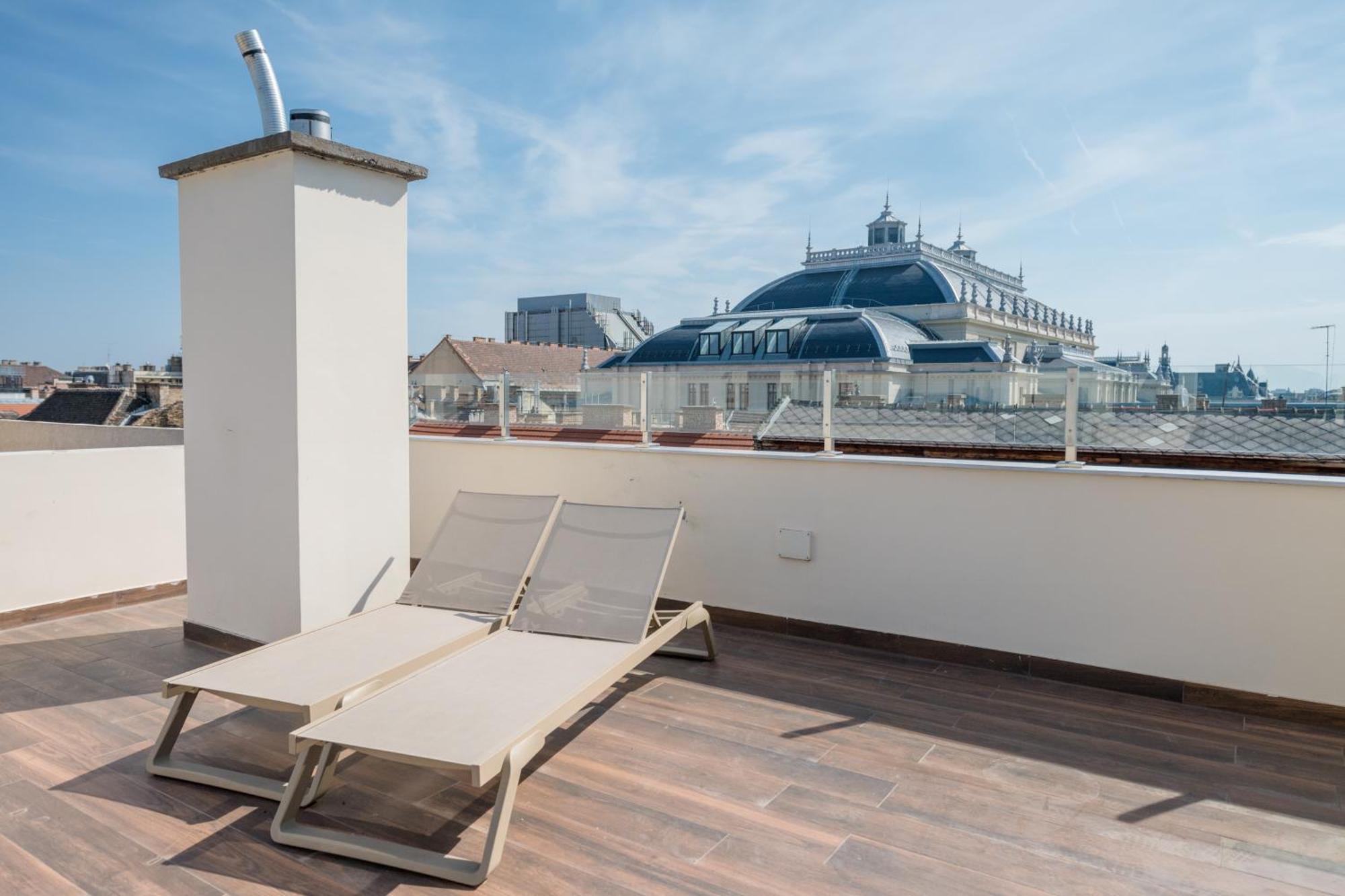 Luxury 5 Bedroom 5 Bathroom Penthouse By The Opera *