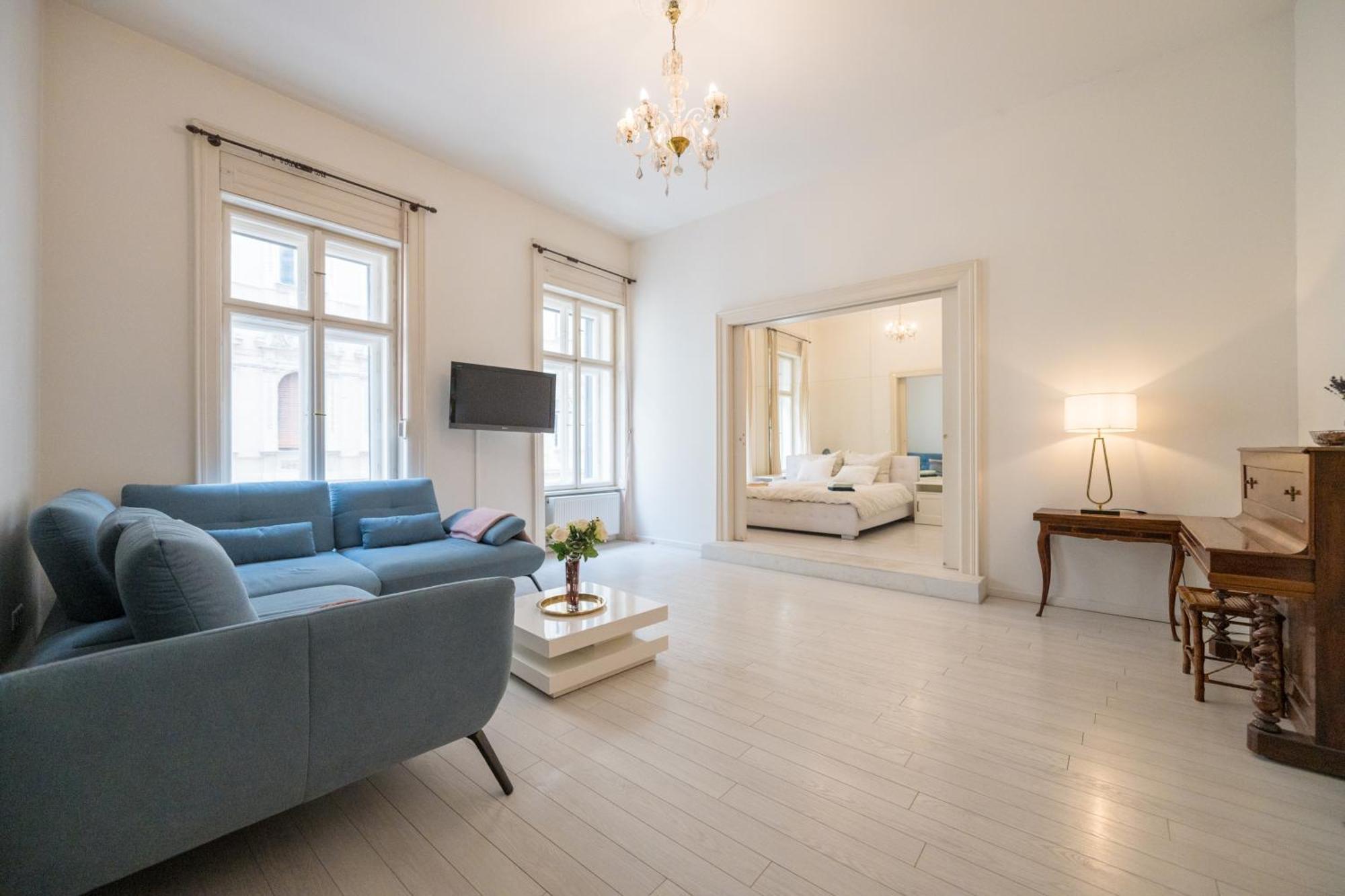 Spacious 3 Bedroom, 3 Ensuite Bathroom Elegant Near The Opera House Apartmán Budapest