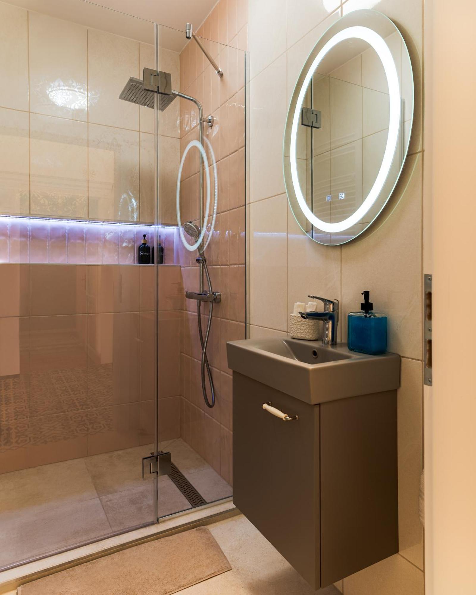 Appartamento Broadway Street With 3 Bedrooms & 2 Bathrooms Budapest