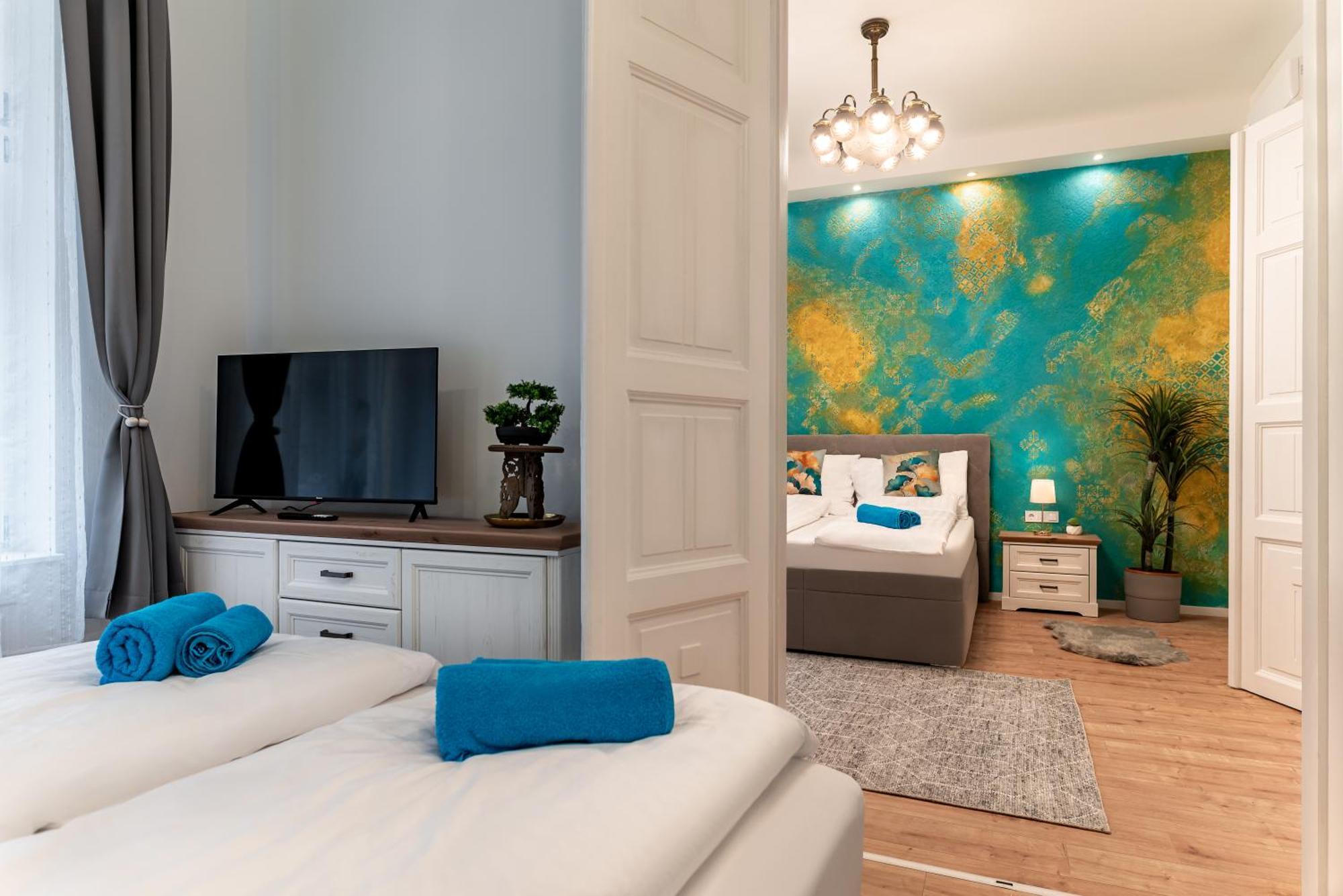 Broadway Street With 3 Bedrooms & 2 Bathrooms
