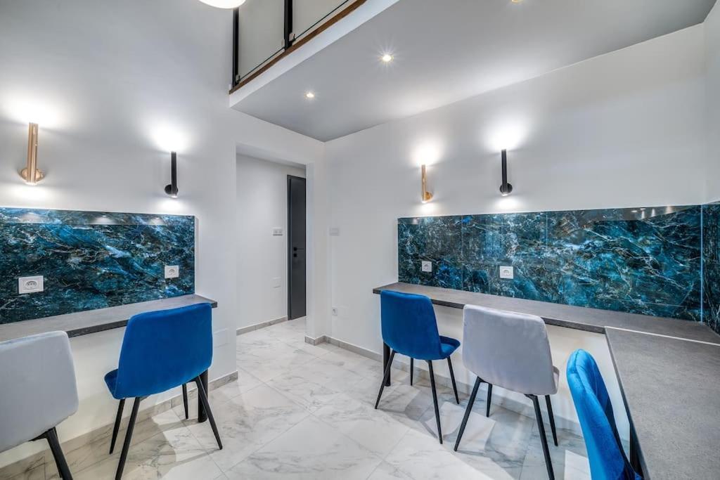 Loft 8 - Grand Stylish With Parking Apartmán *