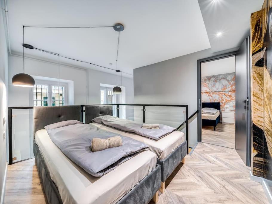 Loft 8 - Grand Stylish With Parking Budapest