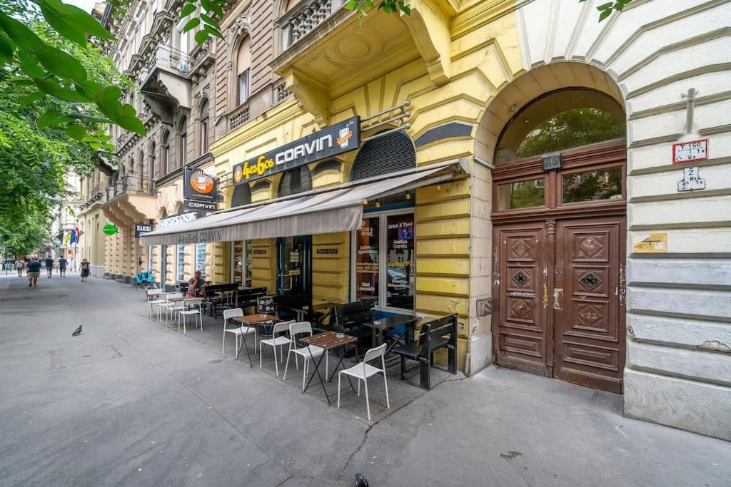 Loft 8 - Grand Stylish With Parking * Budapest