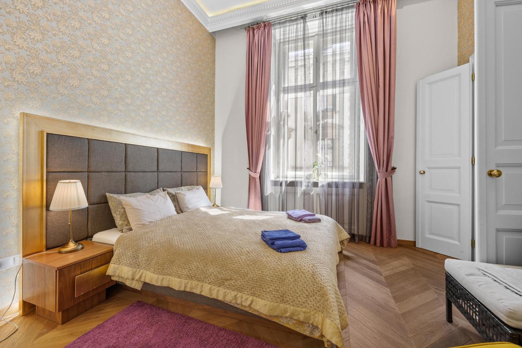 Count Zrinyi Basilica Luxurious
