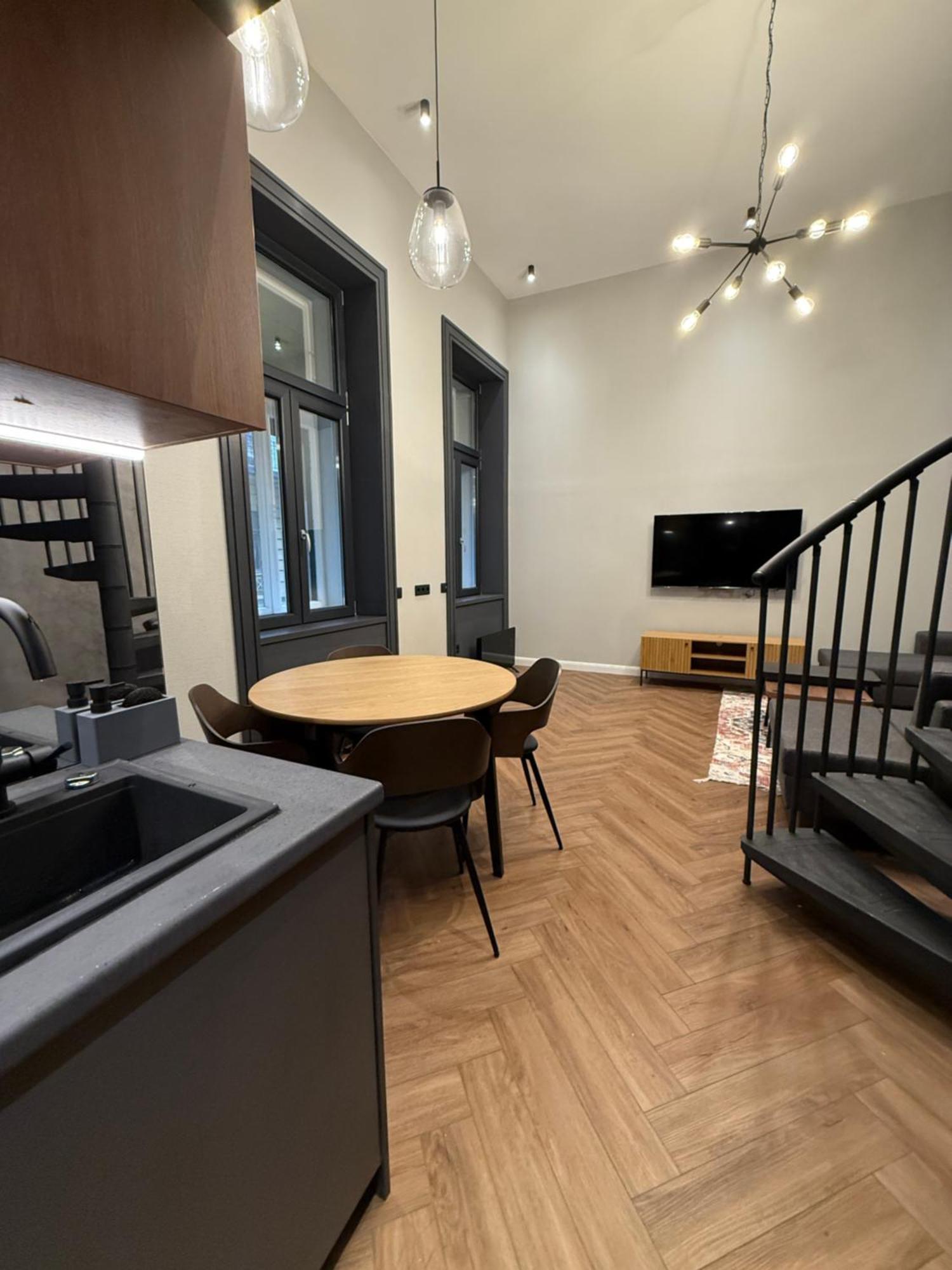 Appartement Lofty Space *