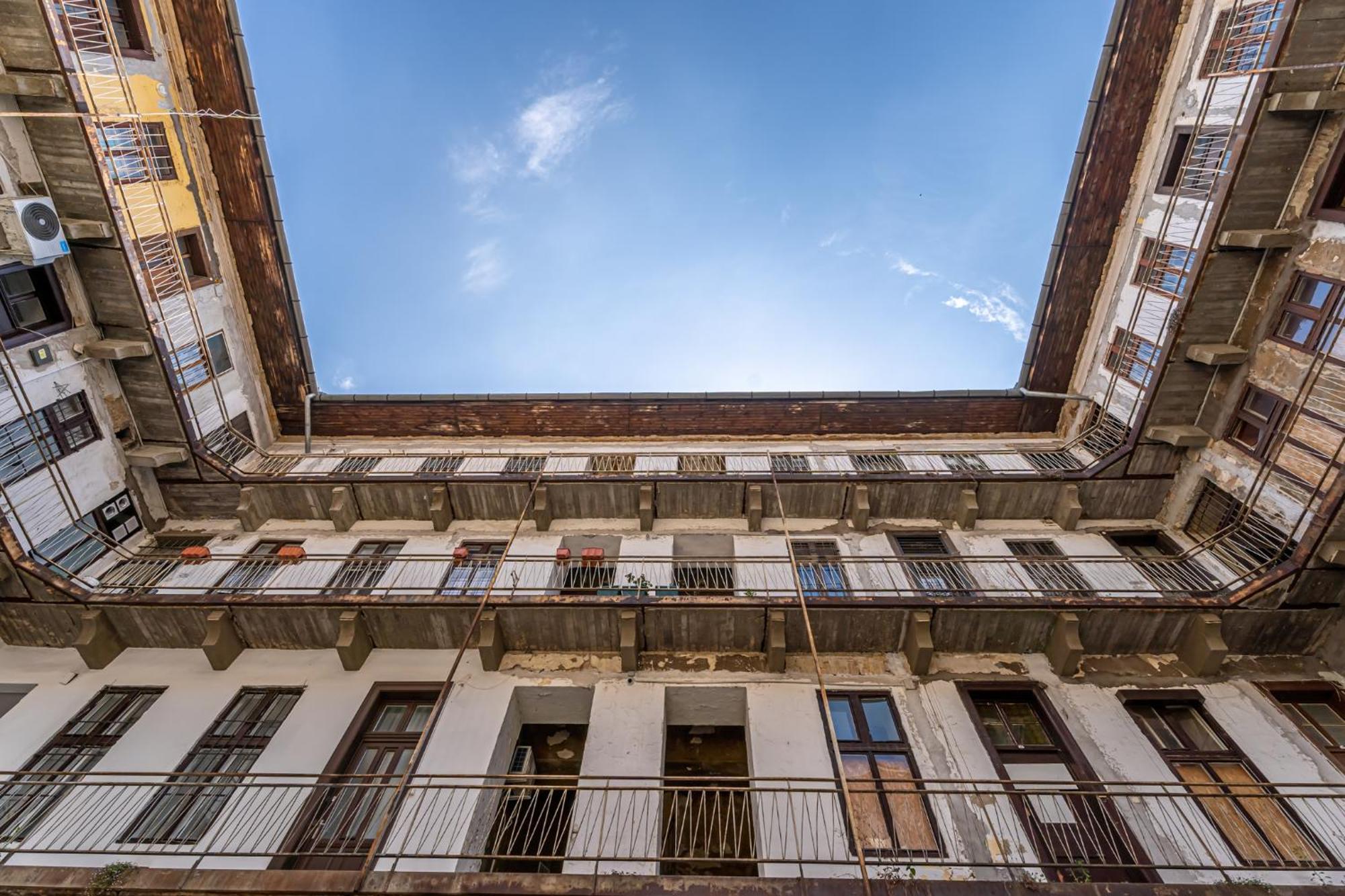 Gozsdu Court Pollack Apartment