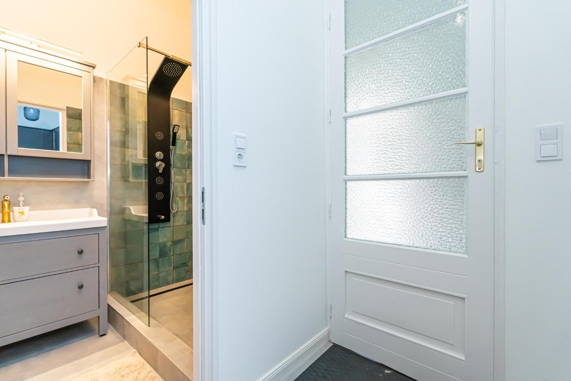 Gozsdu Court Pollack Apartment Budapest