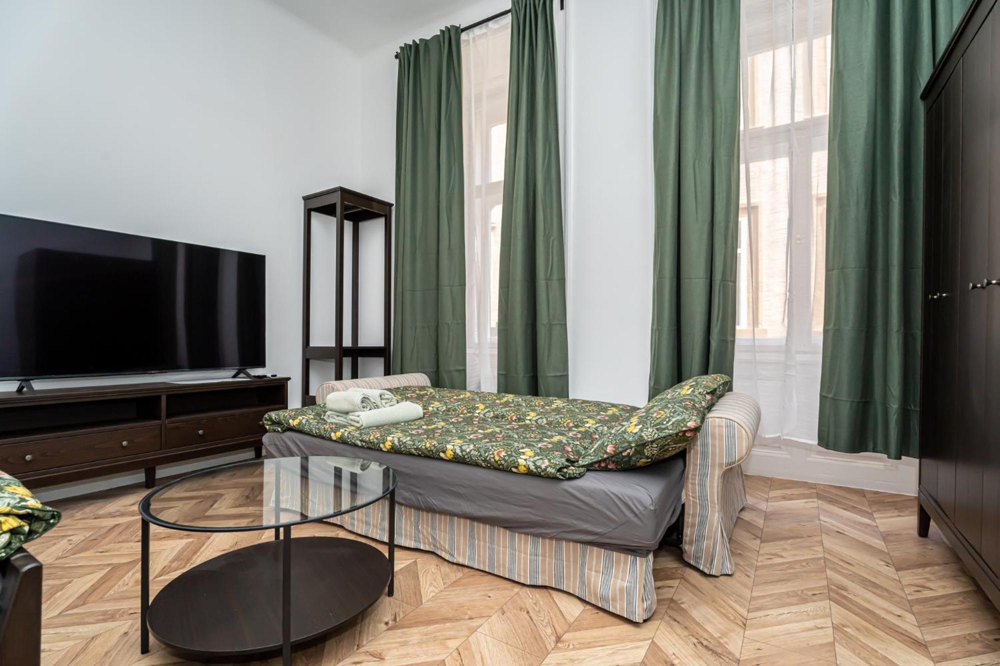 Gozsdu Court Pollack * Budapest