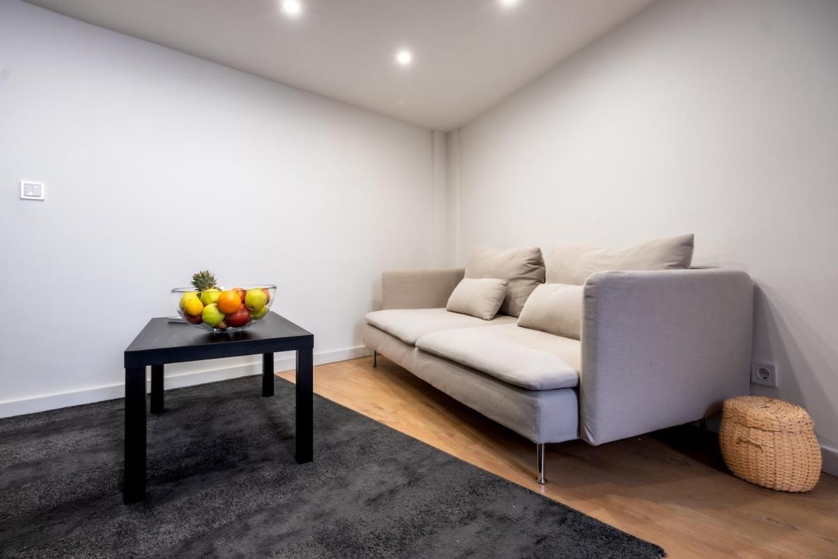 Black And White - Dob Utca Apartamento *