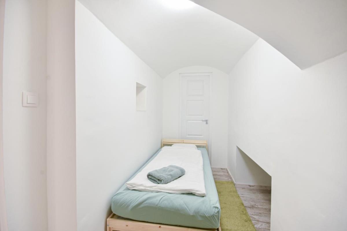 Apartman Madman's Labyrinth By Nw *