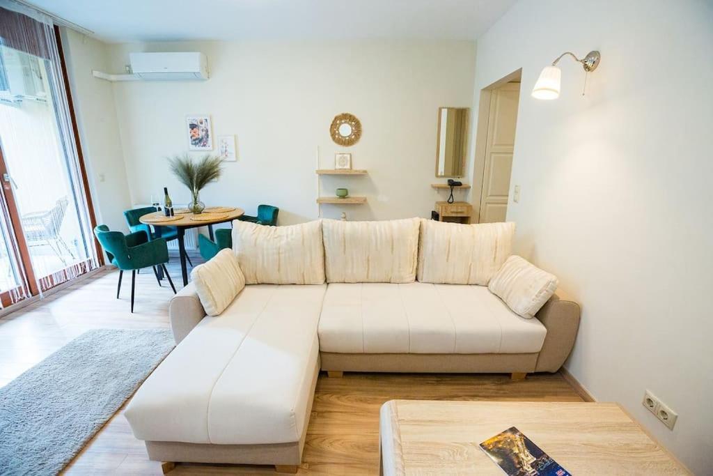 Appartamento Familyoasis In Vibrant Ujlipot *