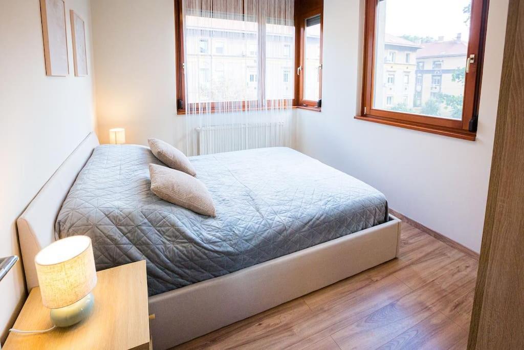 Familyoasis In Vibrant Ujlipot Apartment