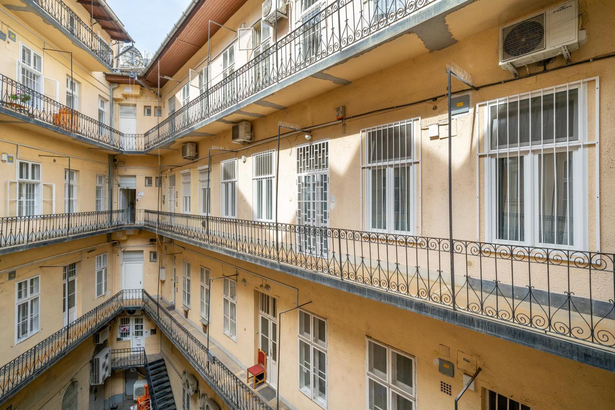 Oktogon Four Budapest
