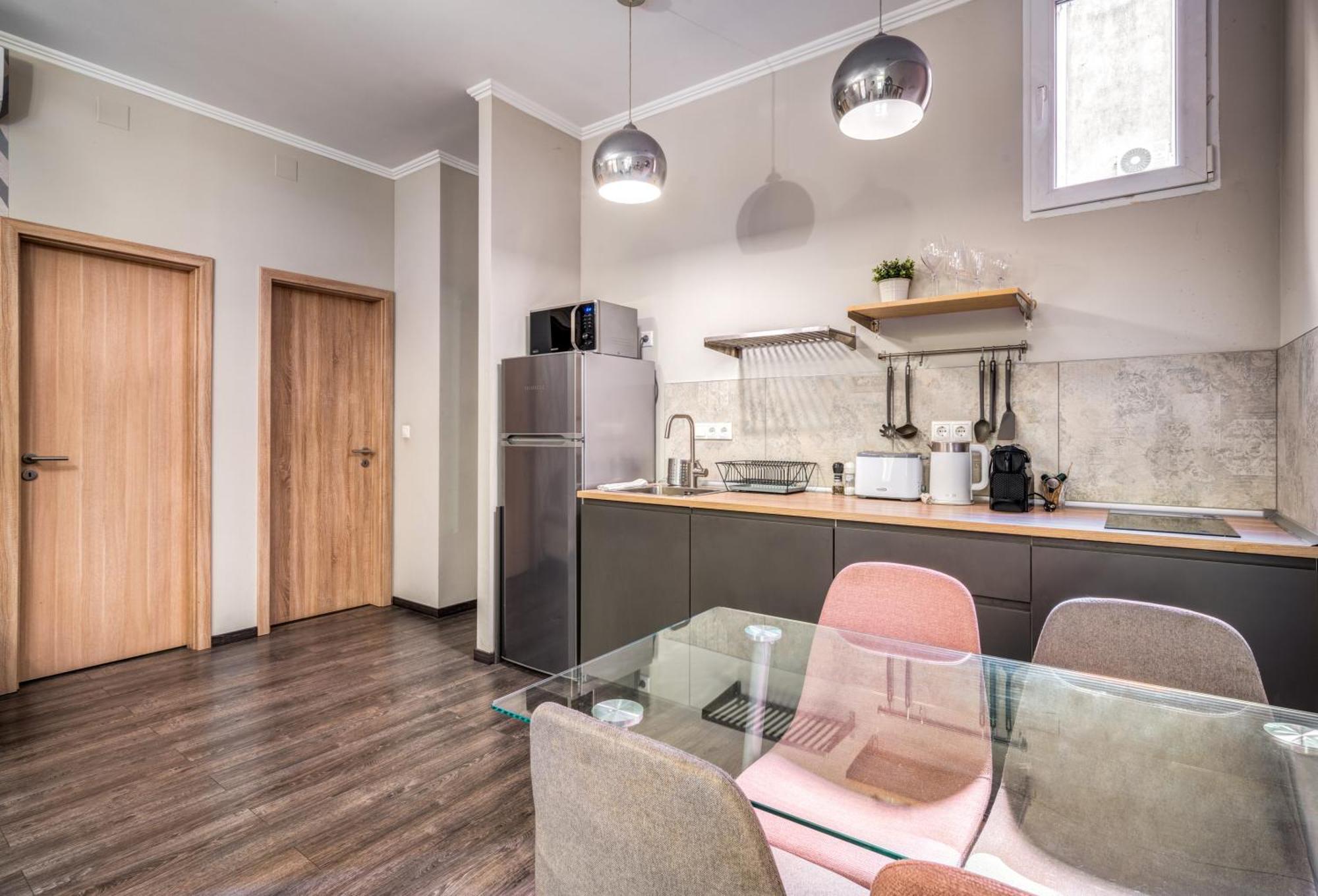 Akacfa-a13 Center 2 Bedroom Appartement