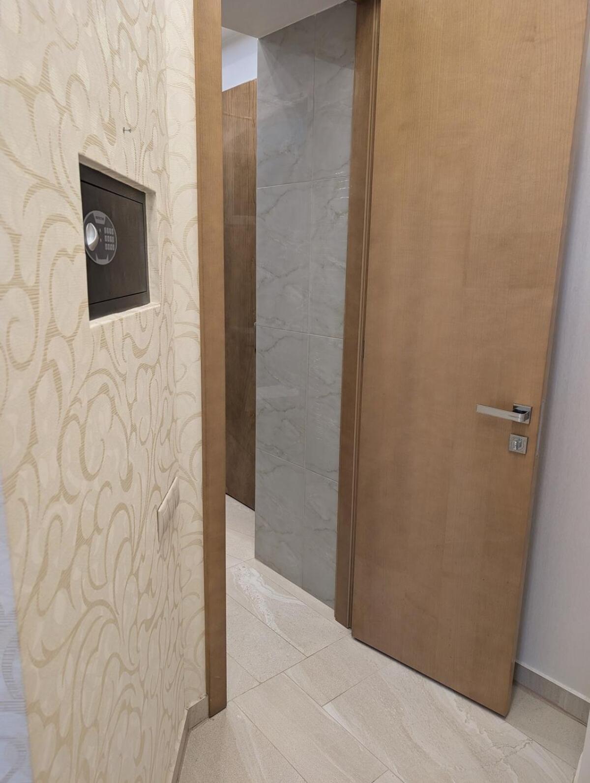 Heart Of Downtown Luxury Condo, Private Spa, Cinema, Patio * Budapest