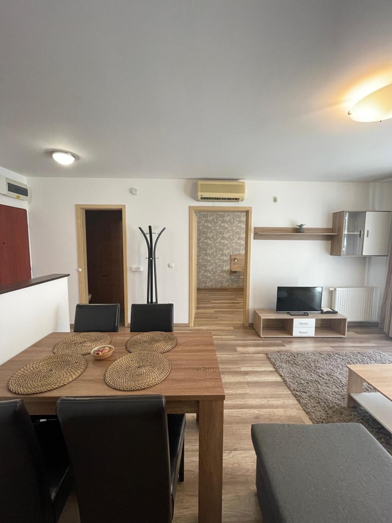 Midtown - Easy Check-in&parking Apartment Budapest