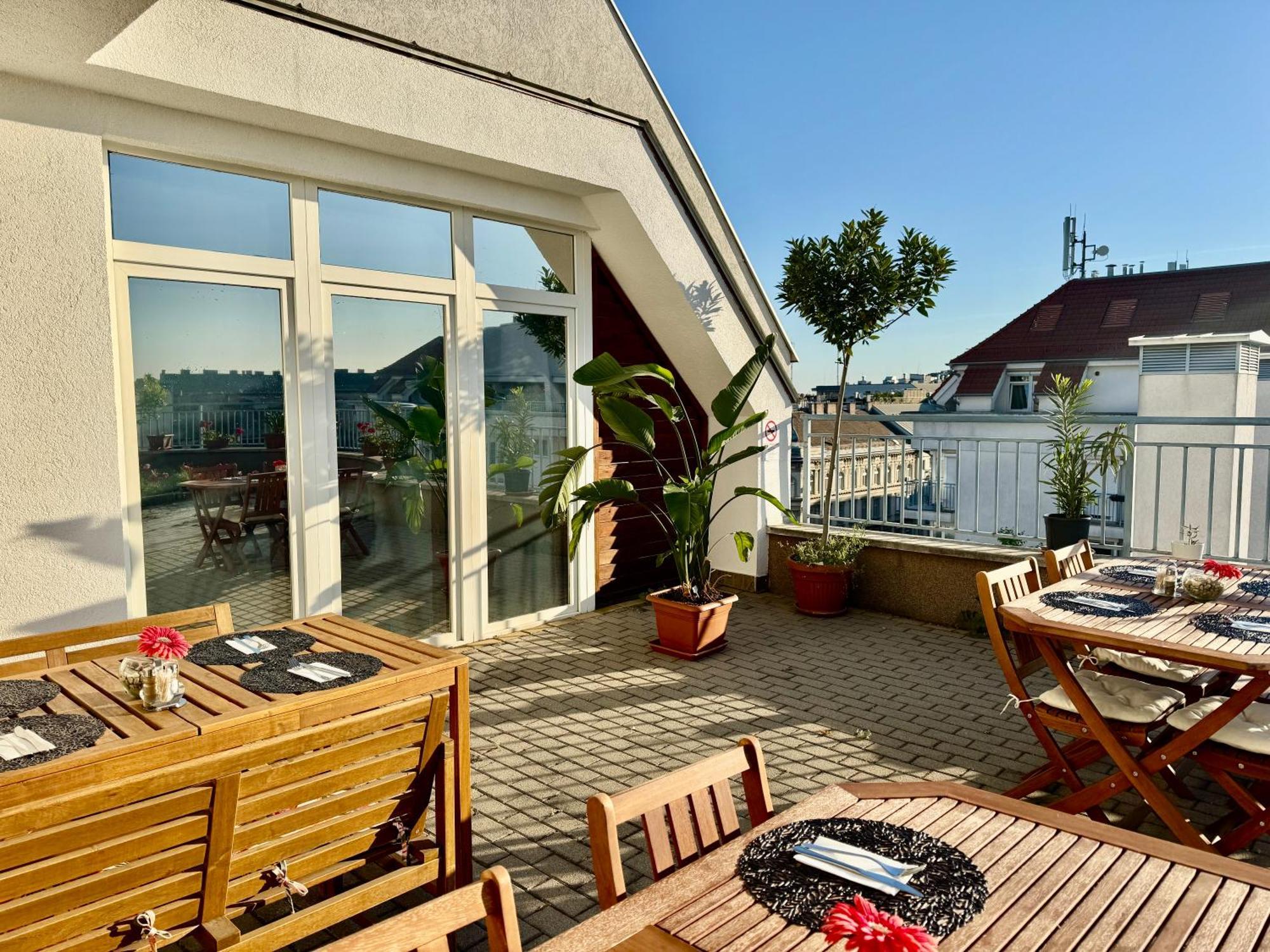Rooftop City Residence With Underground Parking Budapest