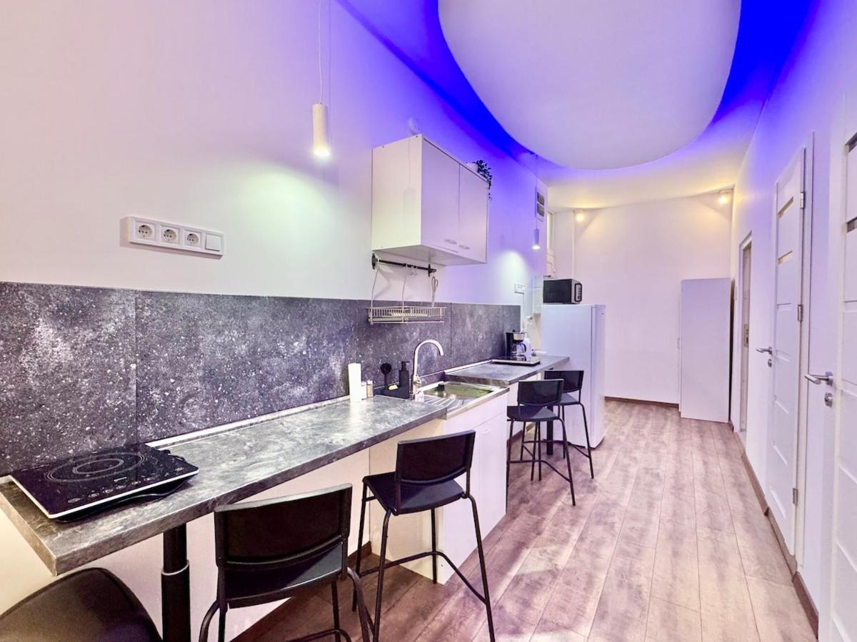 K87 Renovated 6br Appartement