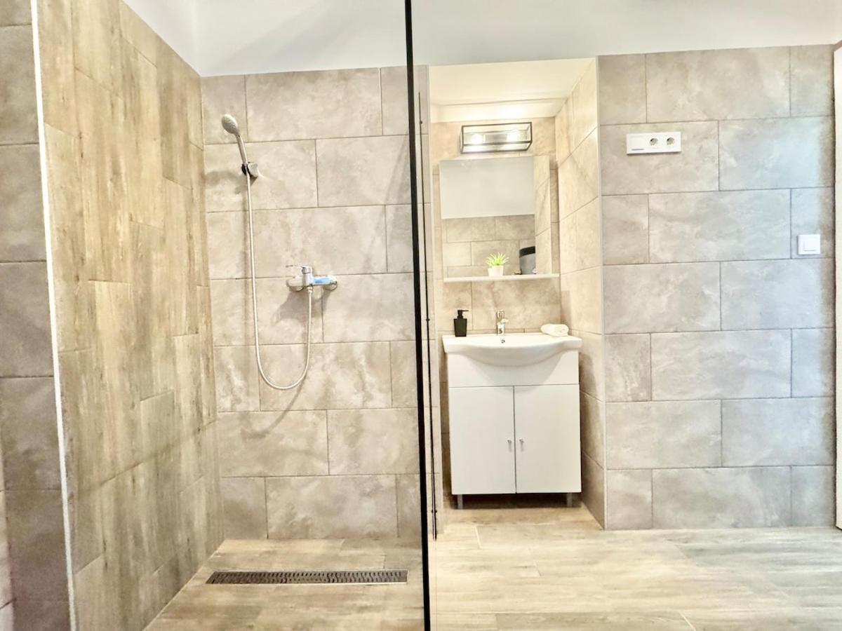 K87 Renovated 6br Appartement *