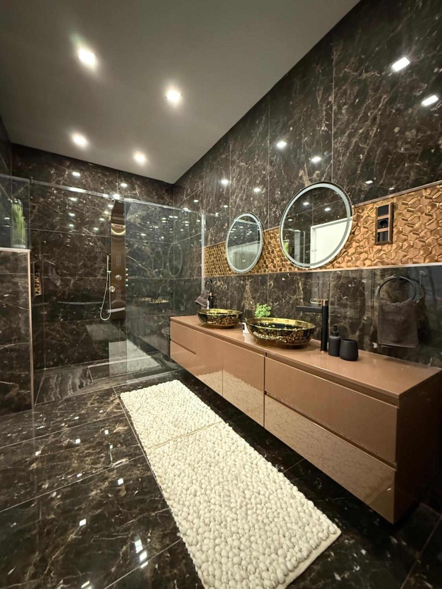 Luxury Gold Budapest