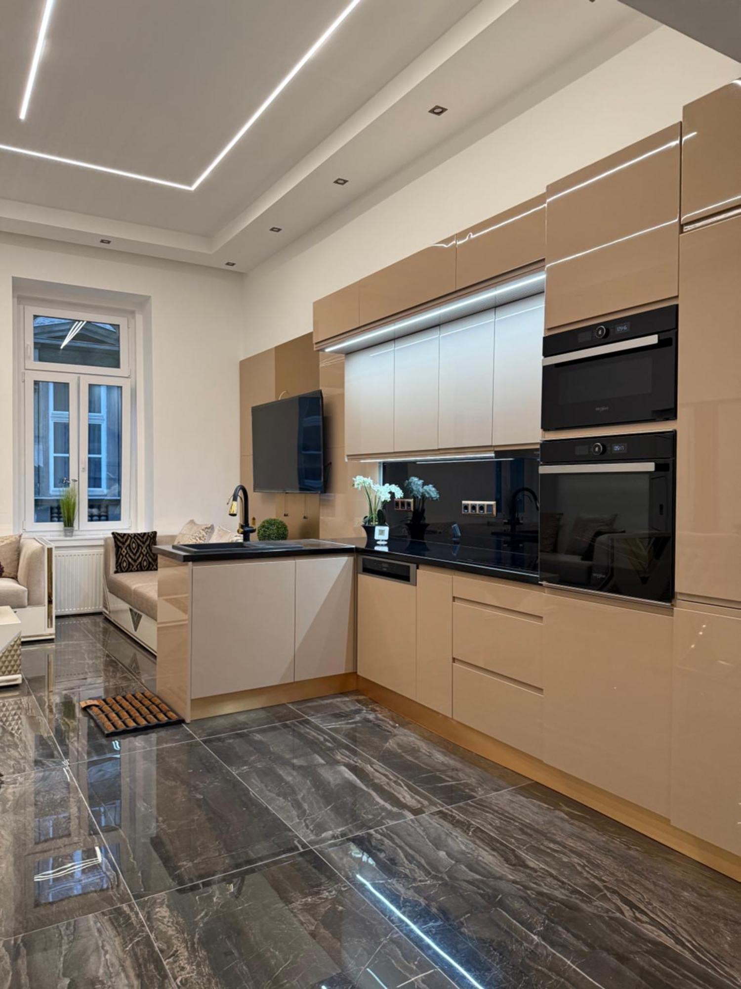Luxury Gold Budapest