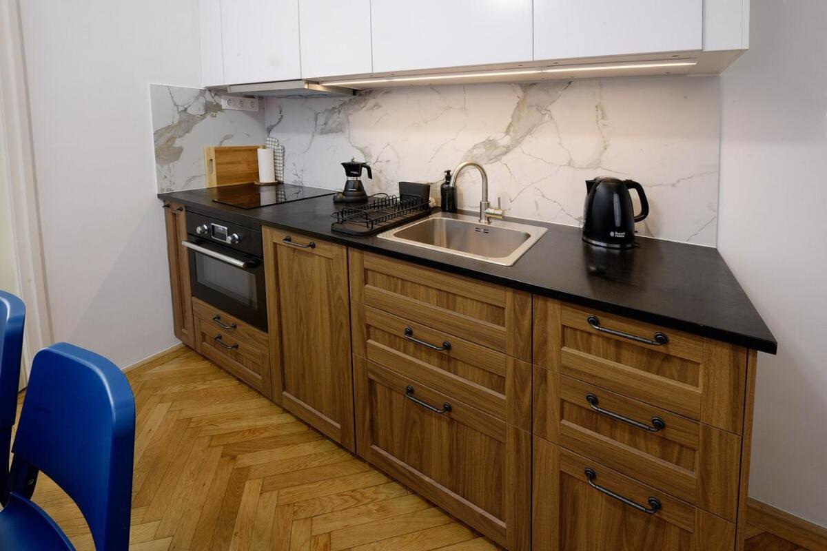 Orangehomes Pannonia Vintage 3 Bedroom Budapest