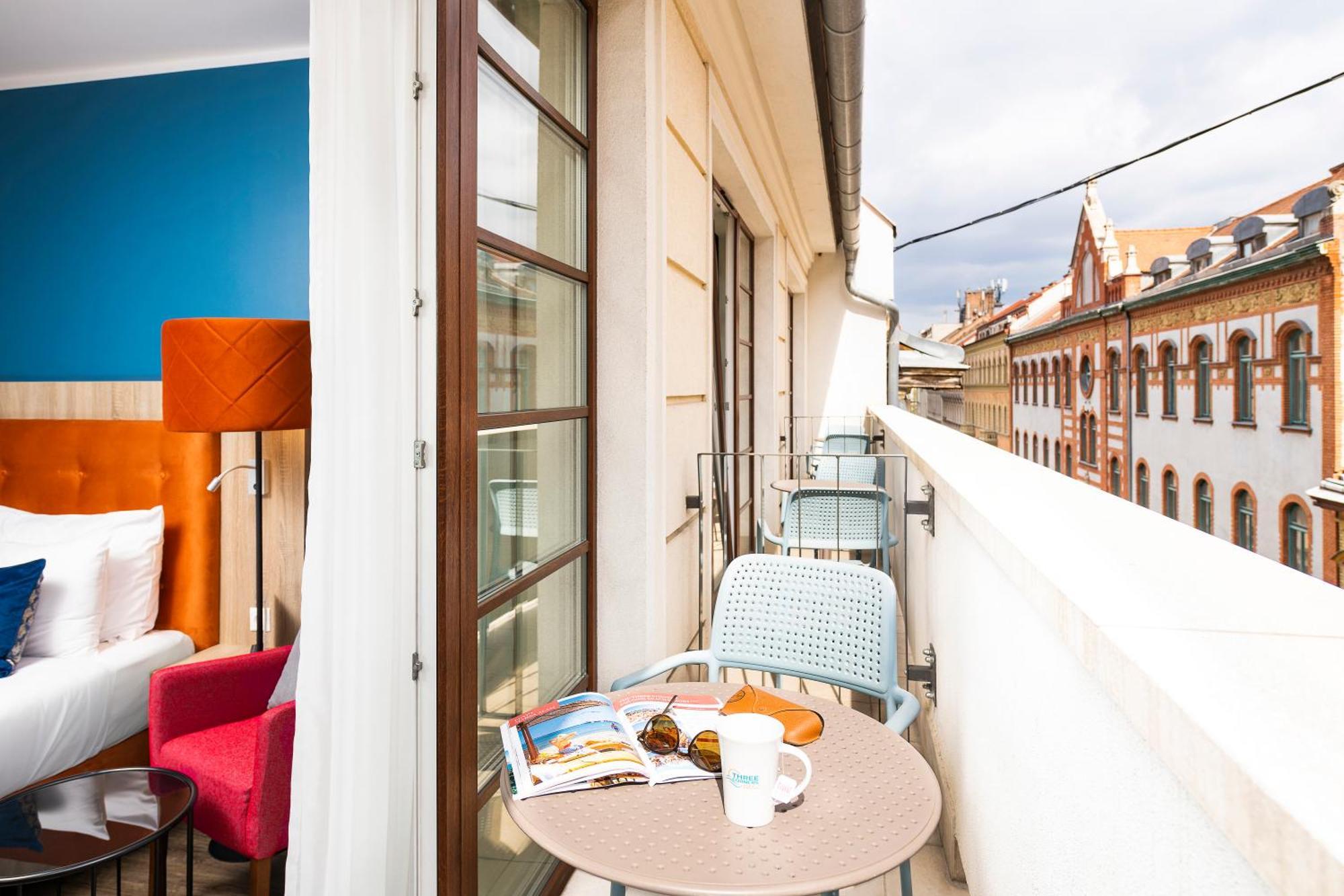Hotel Three Corners Lifestyle 4*