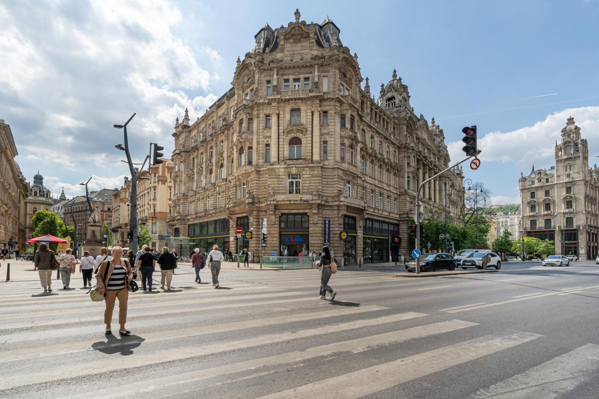 Petite Elegance * Budapeszt