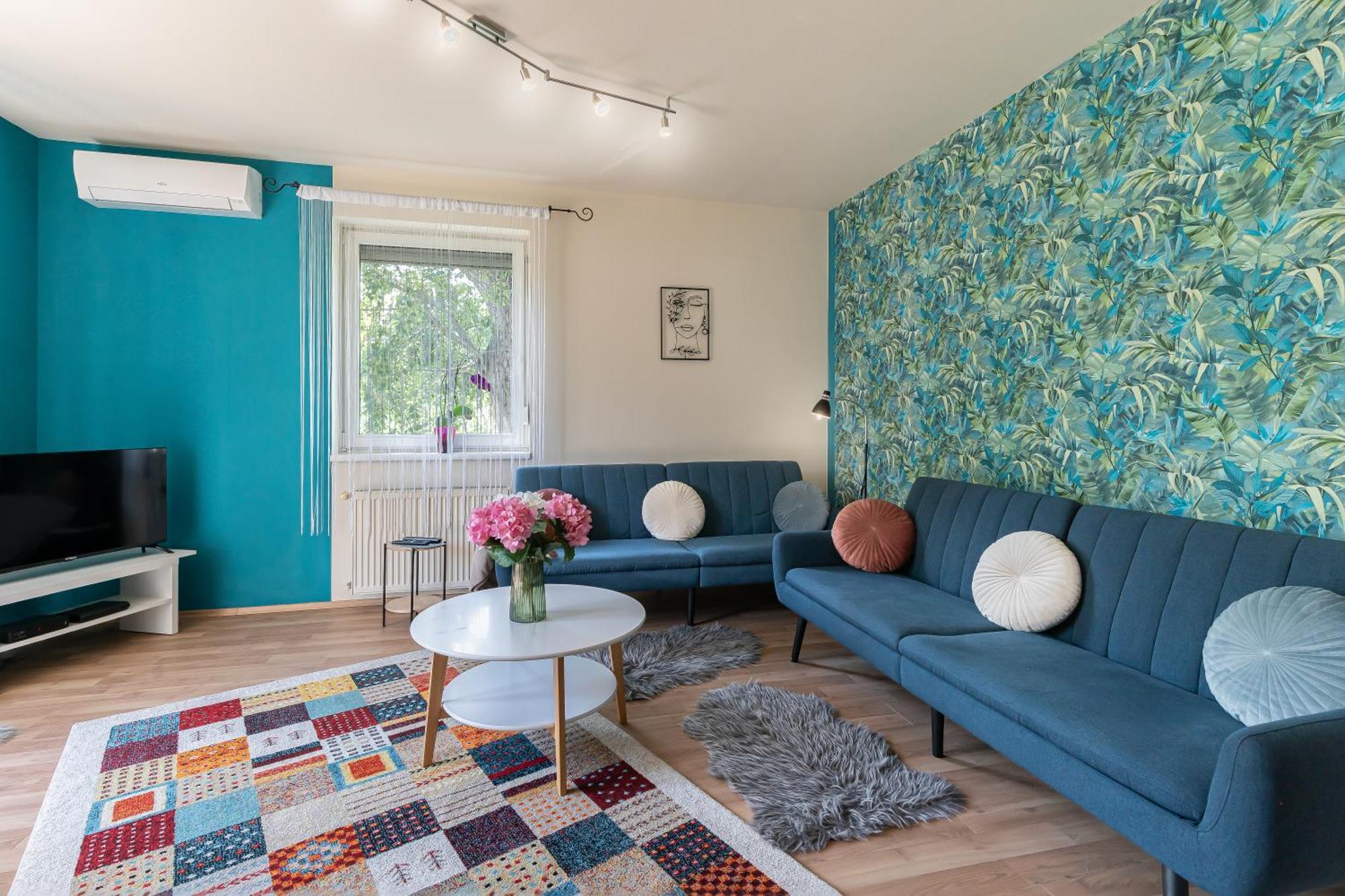 Kiraly Csaladi Apartman- Royal Family #freegarage Apartment