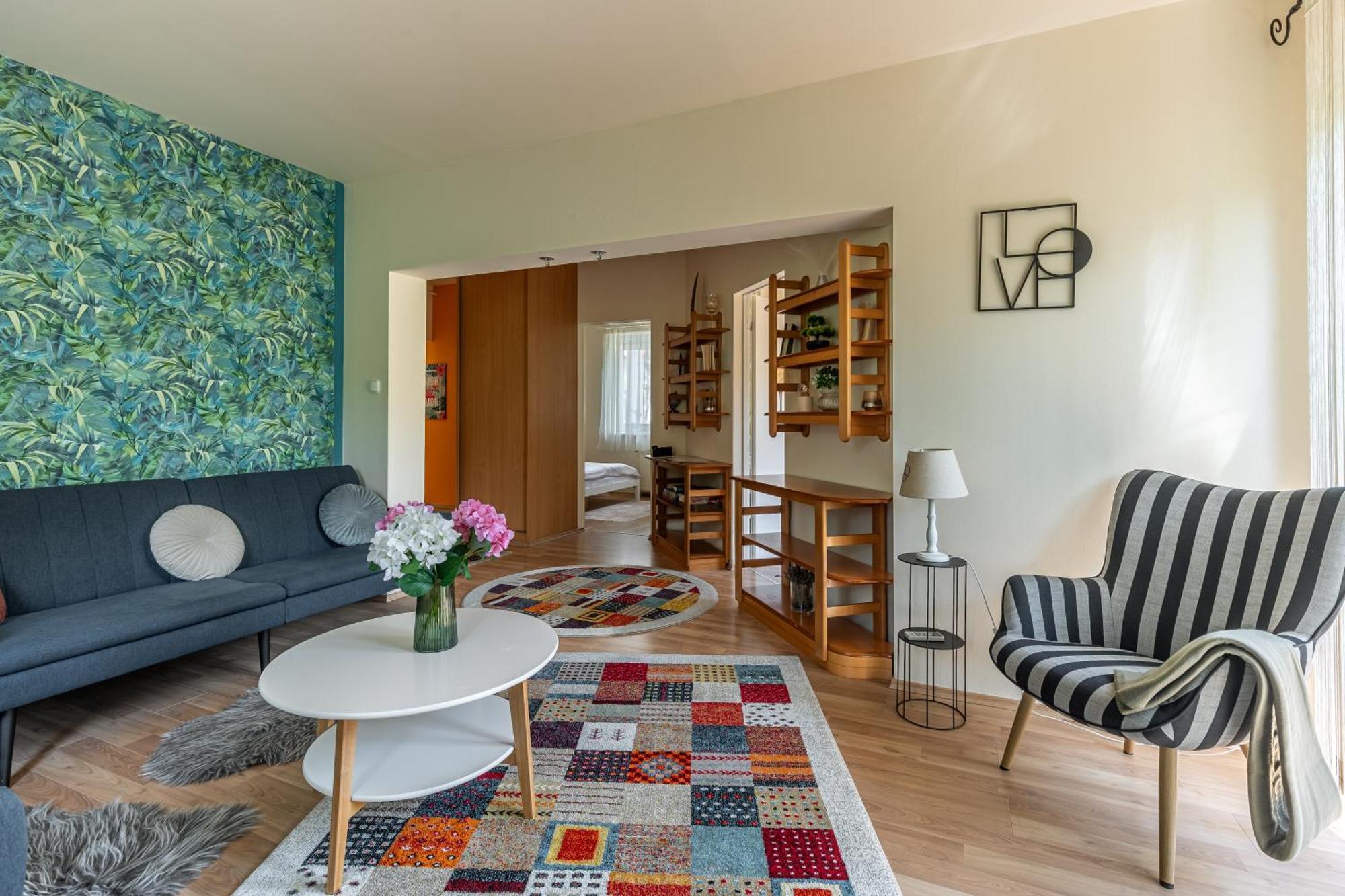 Apartamento Kiraly Csaladi Apartman- Royal Family #freegarage Budapest