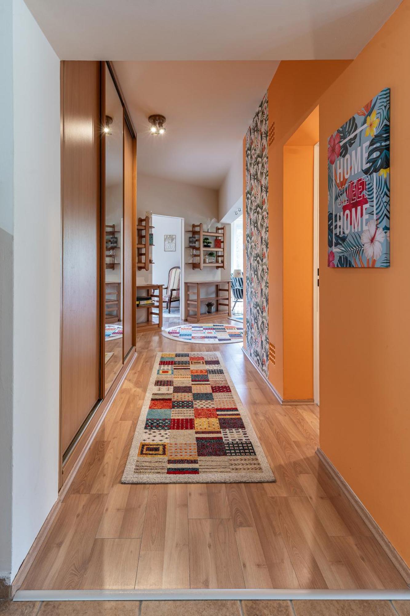 Kiraly Csaladi Apartman- Royal Family #freegarage *