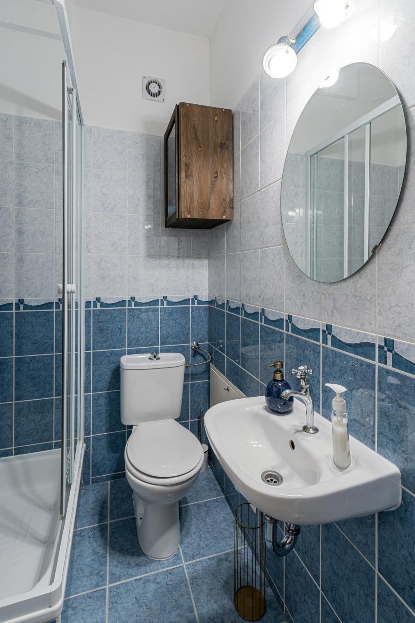 Kiraly Csaladi Apartman- Royal Family #freegarage Apartment