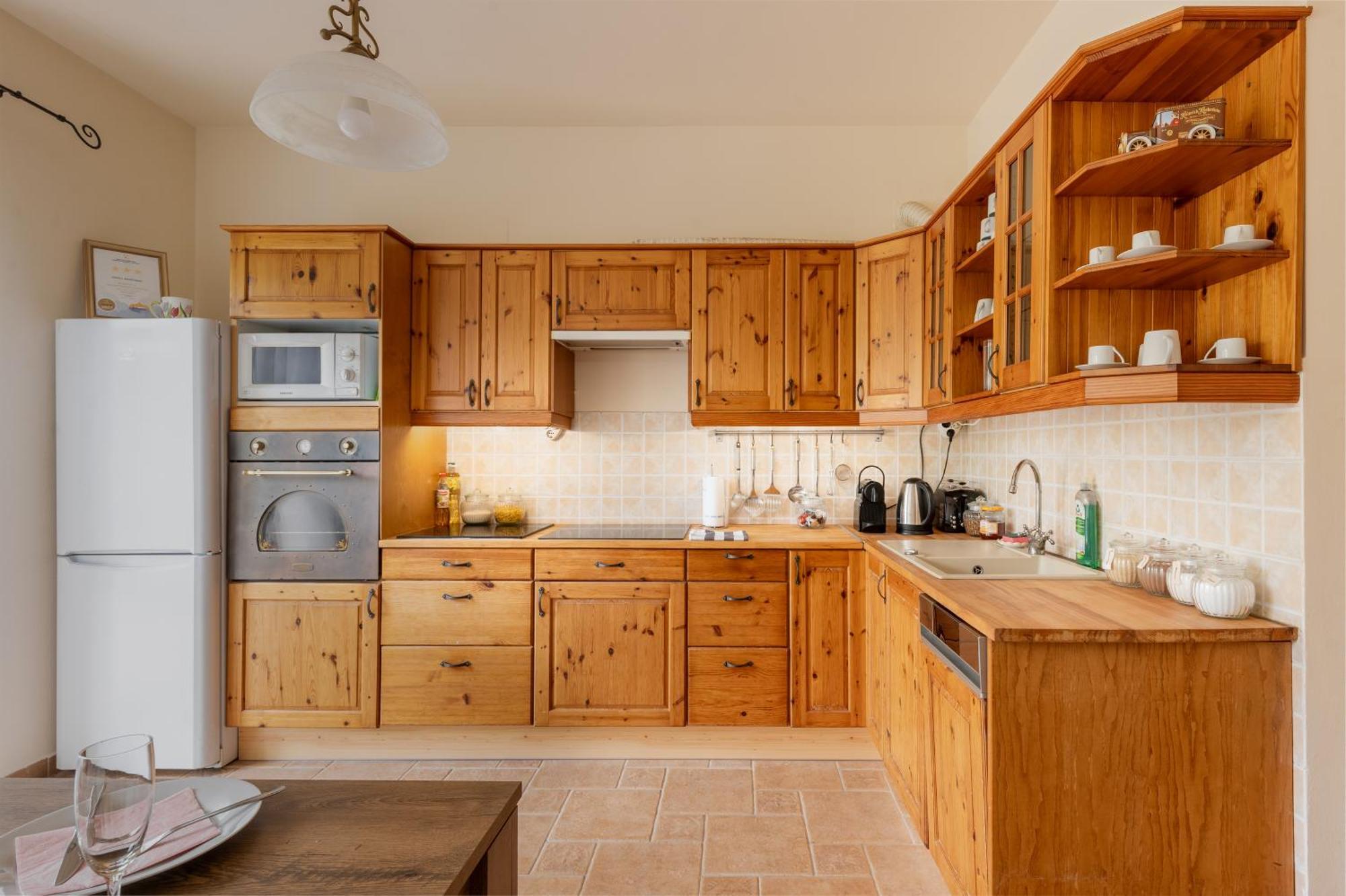 Apartamento Kiraly Csaladi Apartman- Royal Family #freegarage Budapest