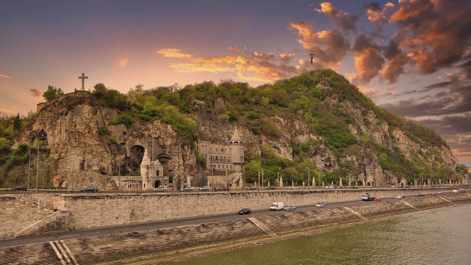Corvin Dori * Budapest