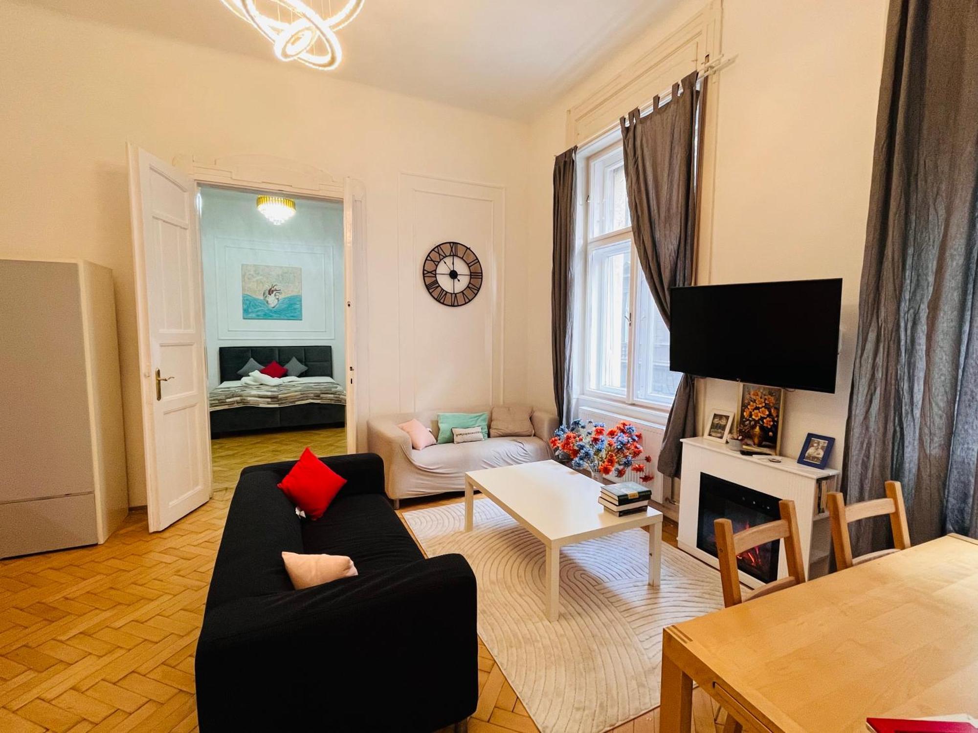 Lägenhet Modern 3br In Centre, 3 Min From Oktogon *