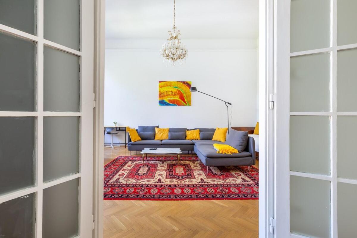 Museum Avenue 2-br