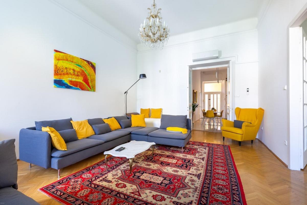 Museum Avenue 2-br * Budapest
