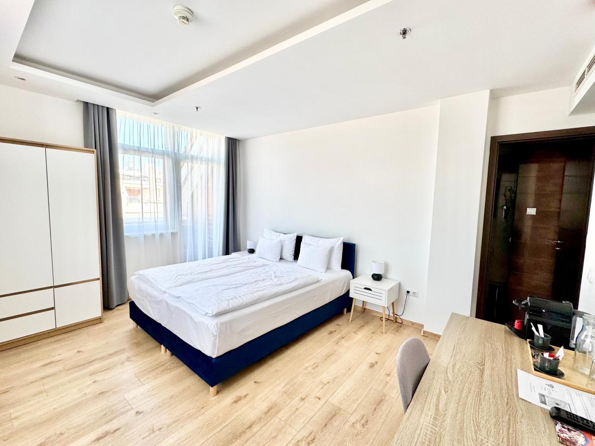 Rooftop City Residence With Underground Parking Hotel 3*