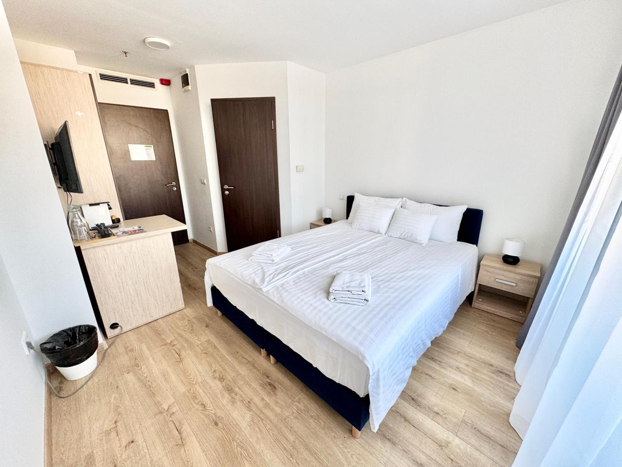 Hotel Rooftop City Residence With Underground Parking 3*