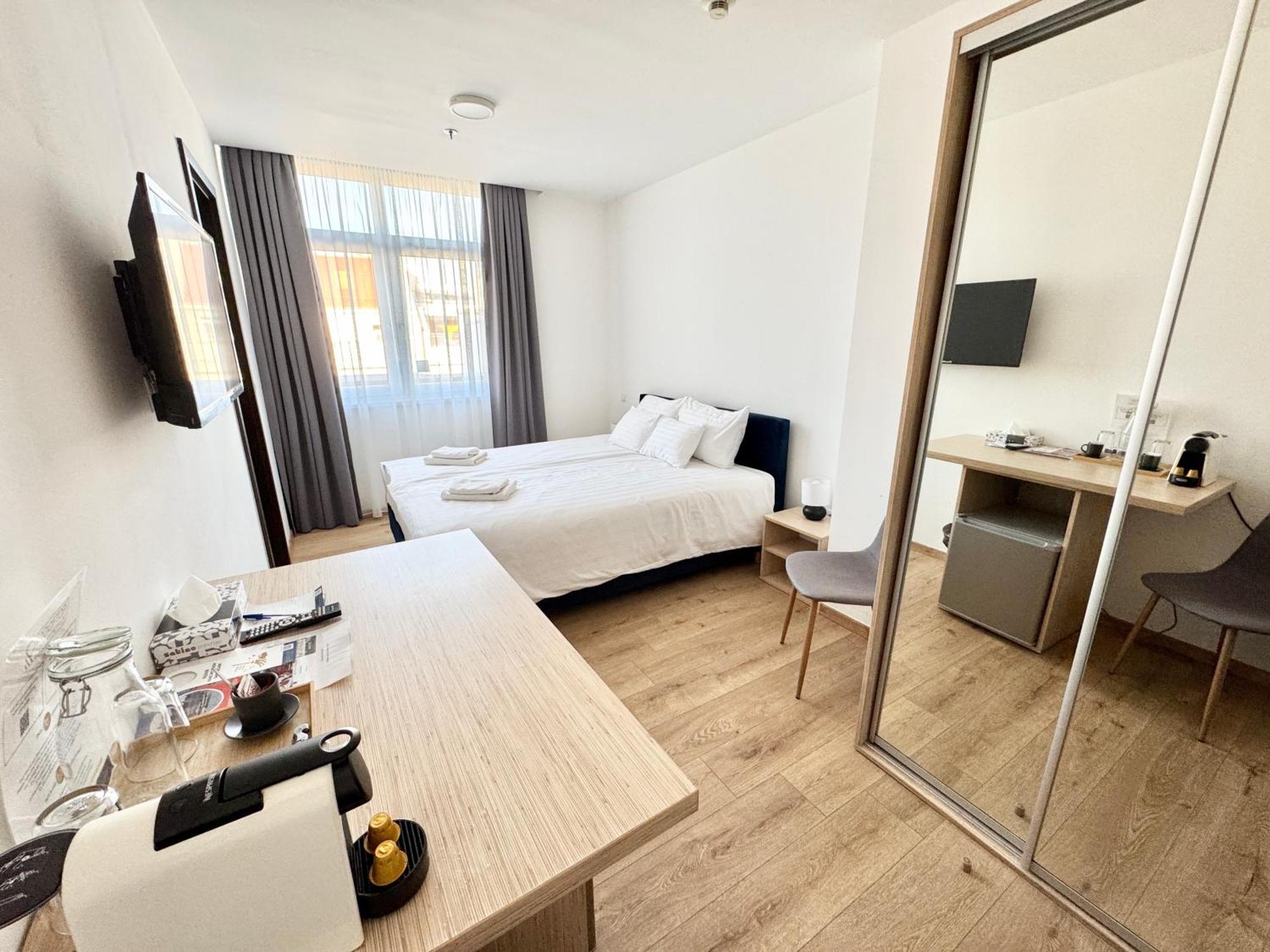Rooftop City Residence With Underground Parking Hotell