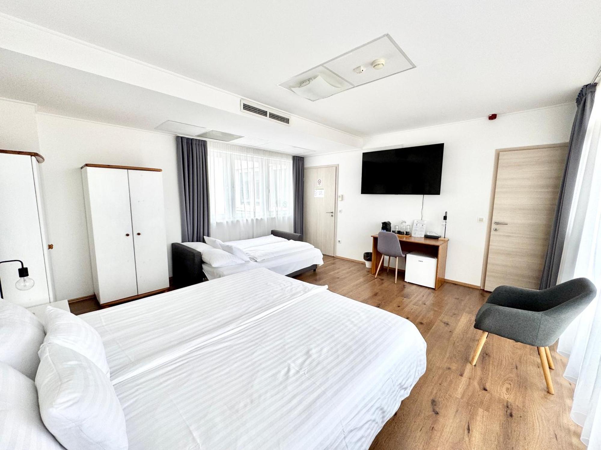 Rooftop City Residence With Underground Parking 3* Budapest