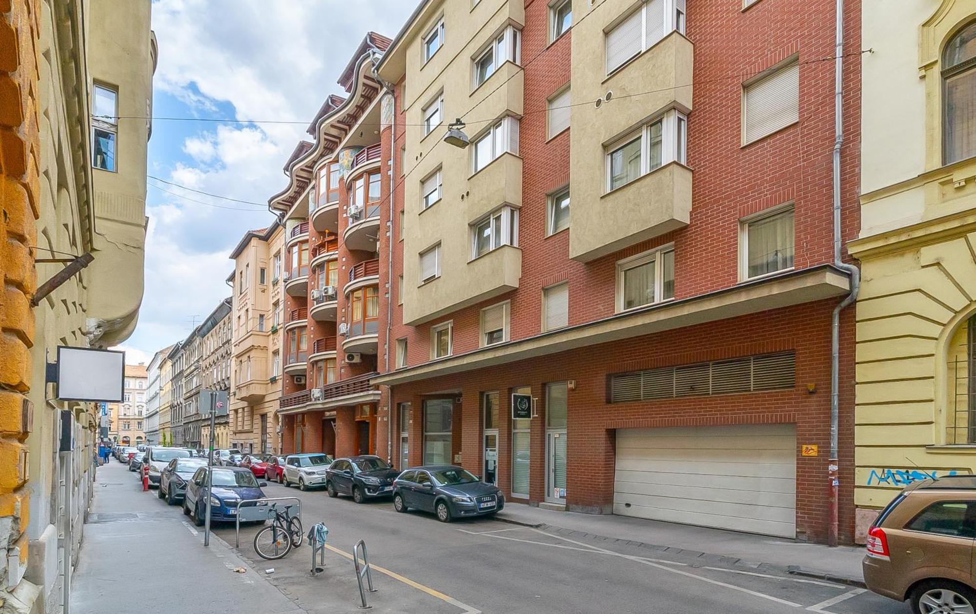 Apartment Weiner With Balcony Budapest