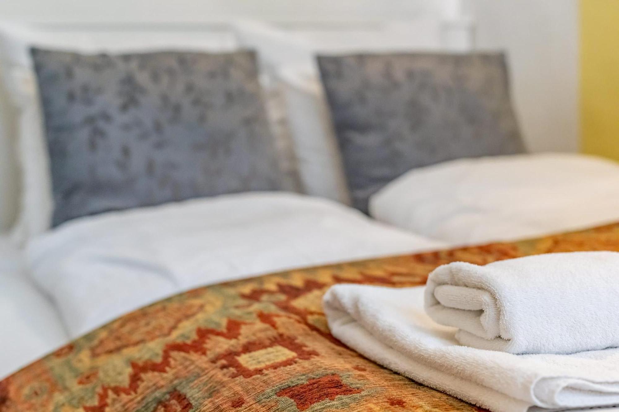 - Large And Comfy Apartamento