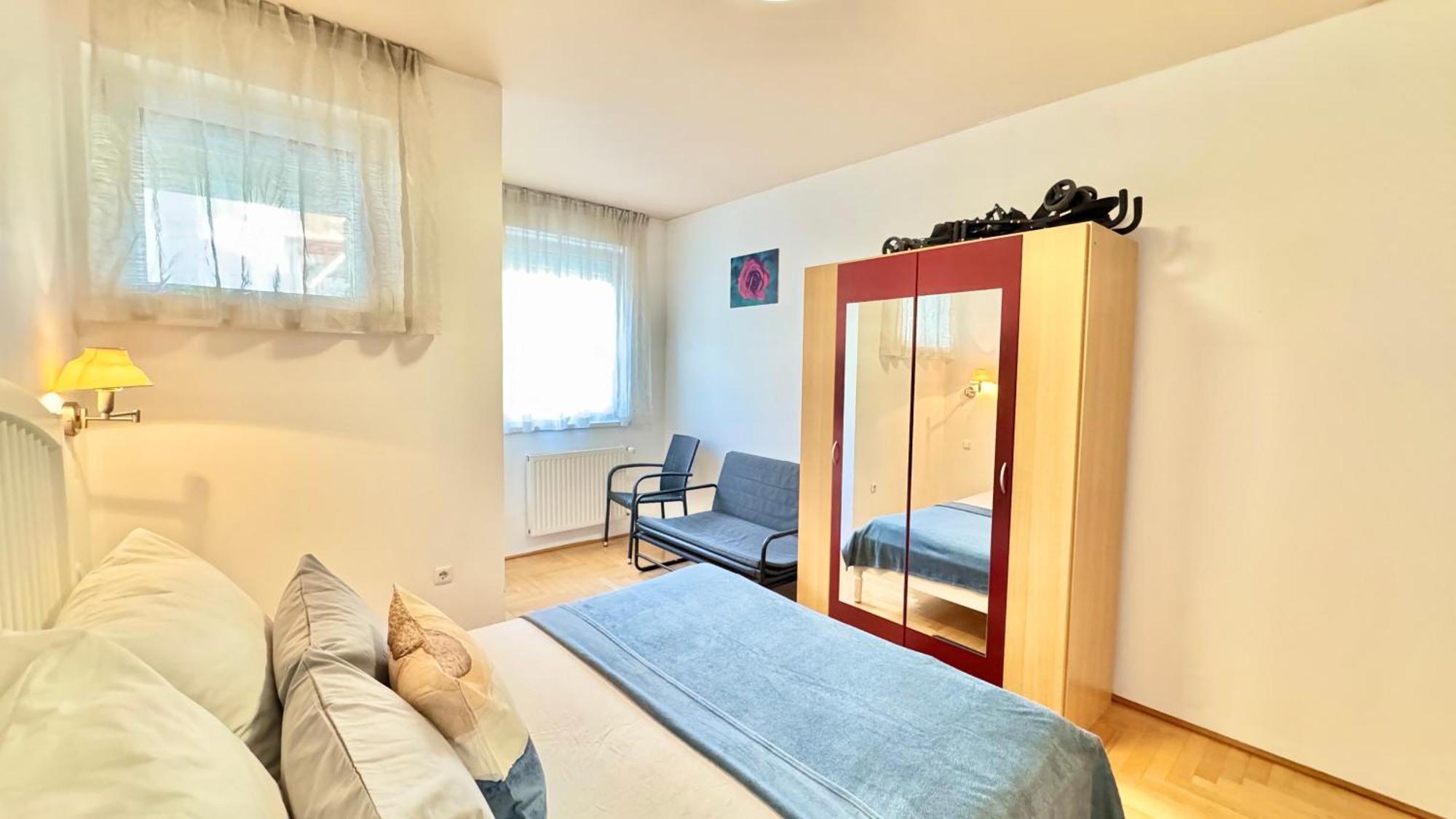 Madonna Queen - 3 Rooms, Garage Apartamento *