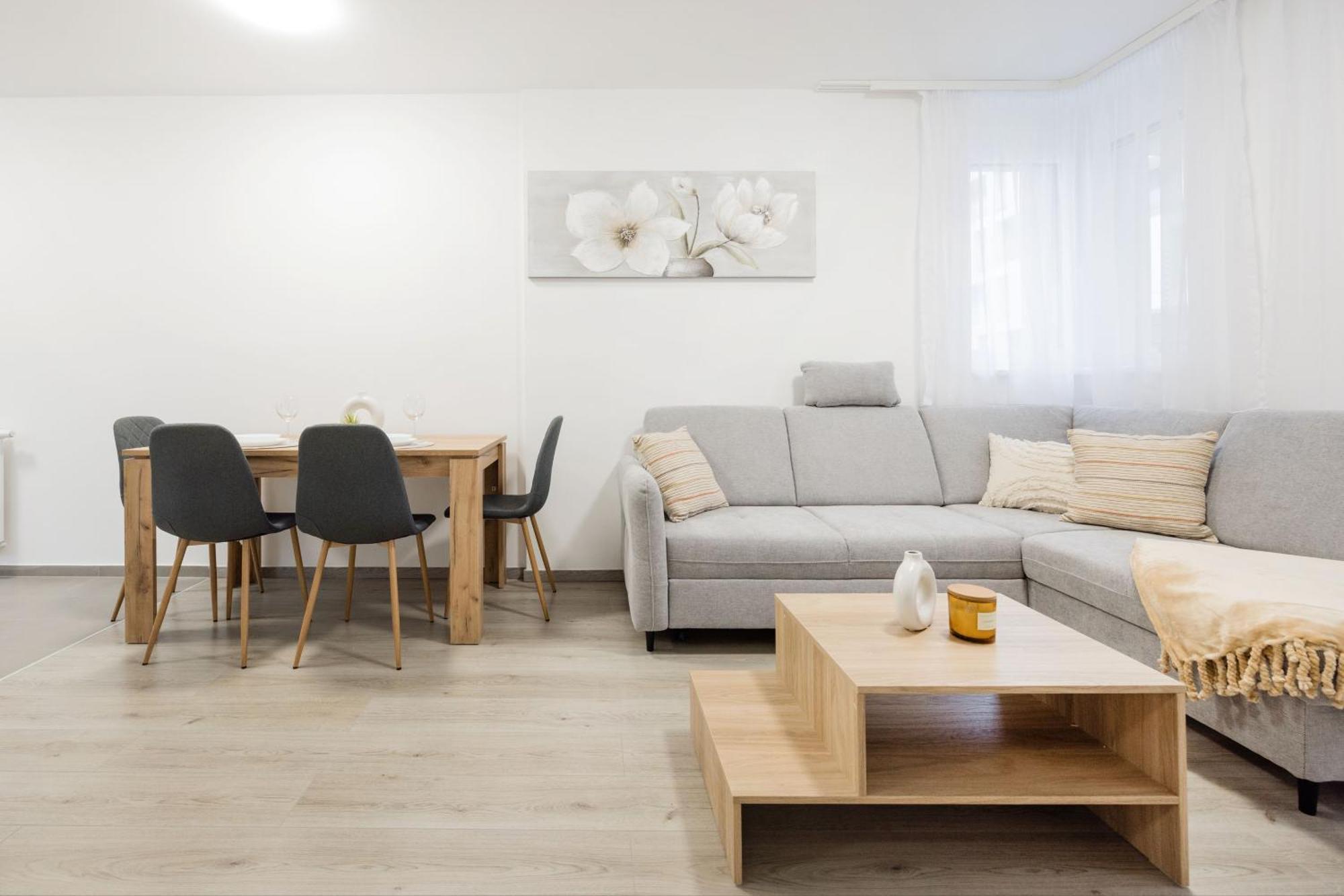 Stylish Living With Private Terrace Appartement