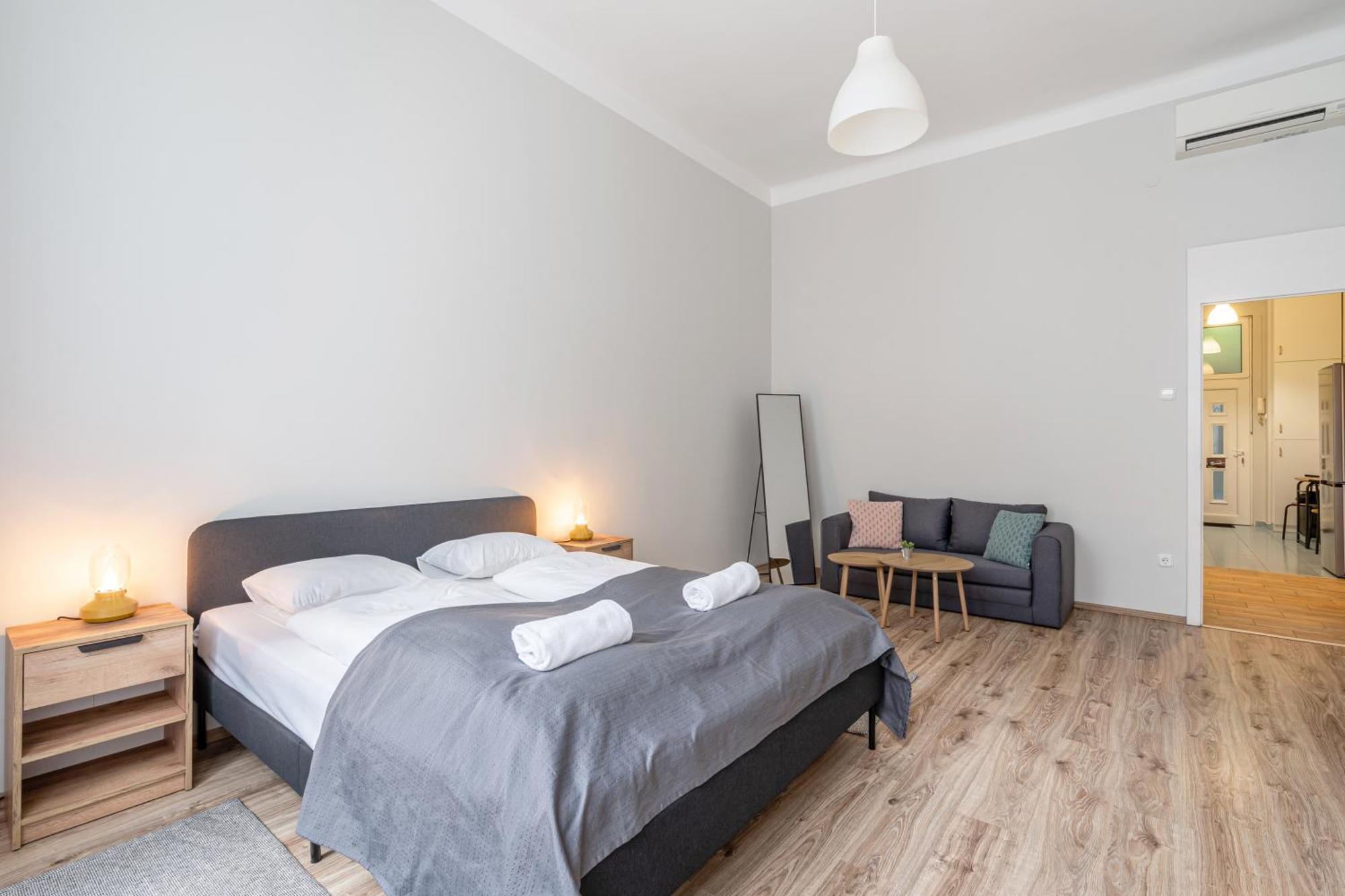 Cosy Castleside Apartment