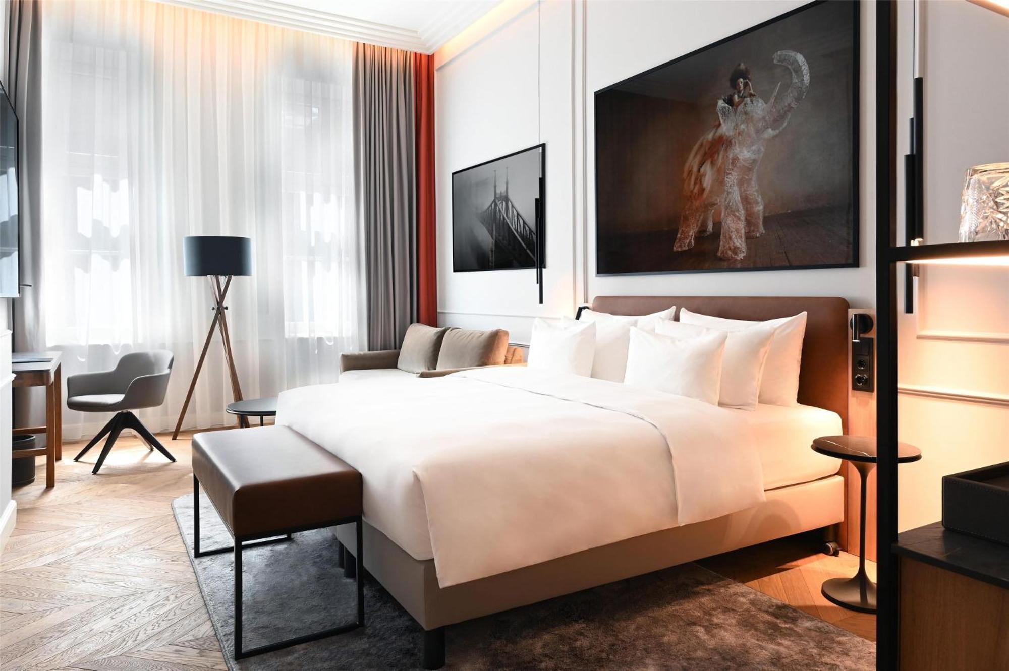 Radisson Collection Hotel, Basilica