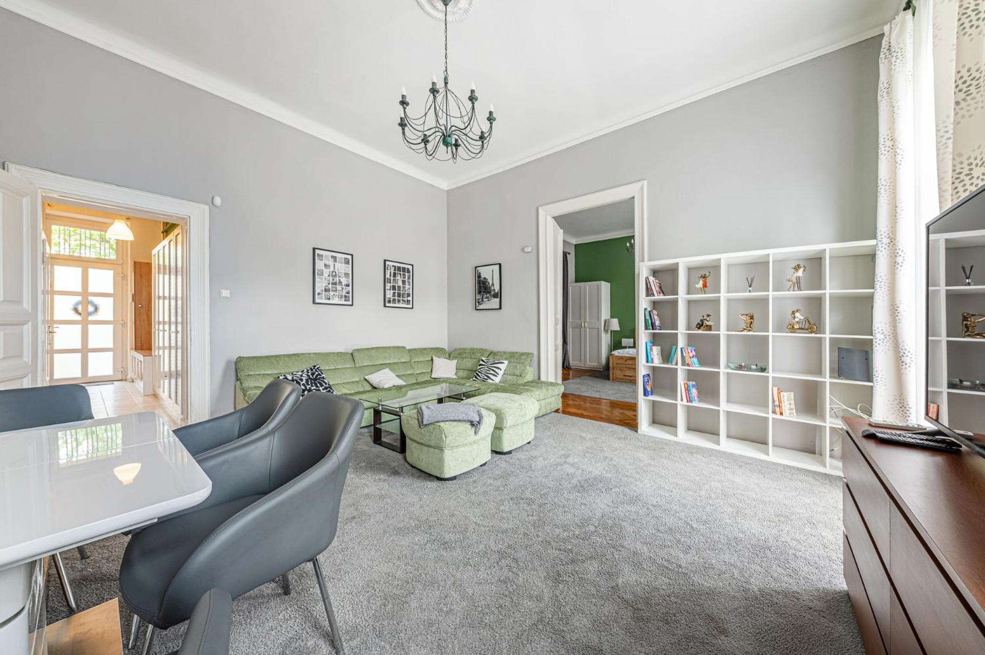 Maison Lumiere Buda - Near M2 Metro *